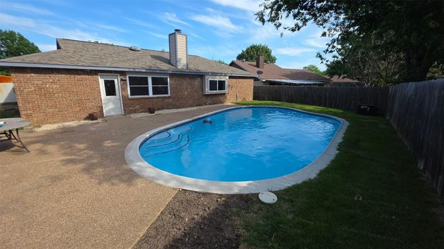 10016 Buffalo Grove Road, Fort Worth, TX 76108