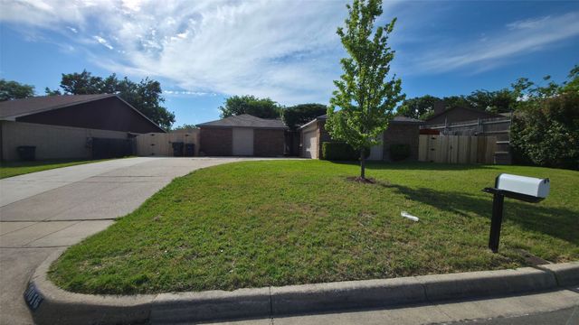 10016 Buffalo Grove Road, Fort Worth, TX 76108