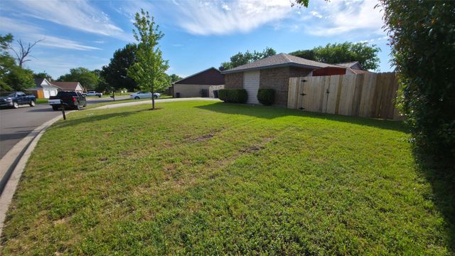 10016 Buffalo Grove Road, Fort Worth, TX 76108