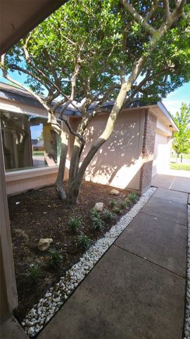 10016 Buffalo Grove Road, Fort Worth, TX 76108