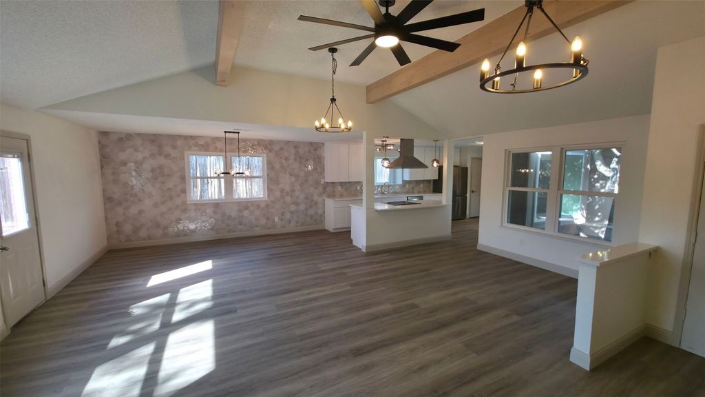 10016 Buffalo Grove Road, Fort Worth, TX 76108