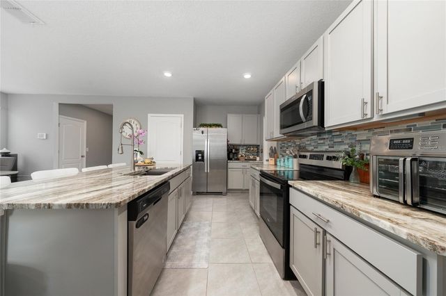 928 AUGUST SKY DRIVE, Deltona, FL 32738