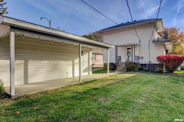 1833 S DOUGLAS Avenue, Springfield, IL 62704