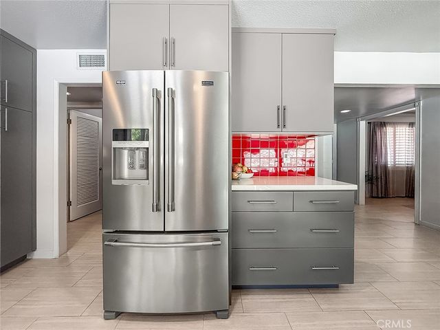 5856 Greenview Rd, Calabasas, CA 91302