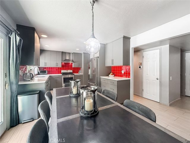 5856 Greenview Rd, Calabasas, CA 91302