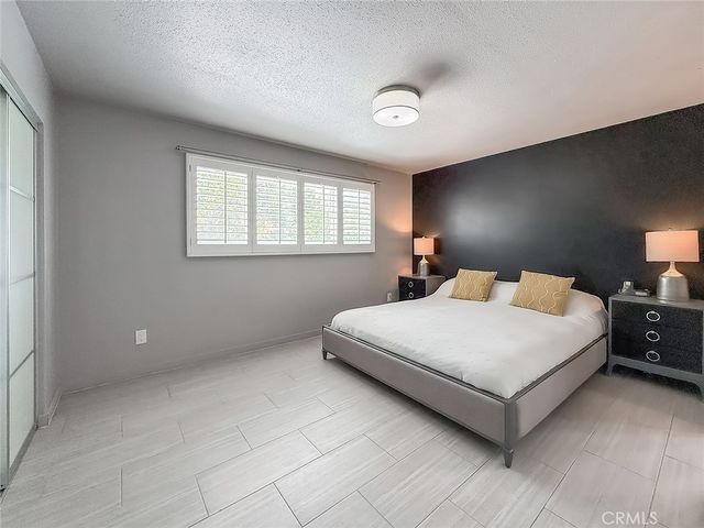 5856 Greenview Rd, Calabasas, CA 91302