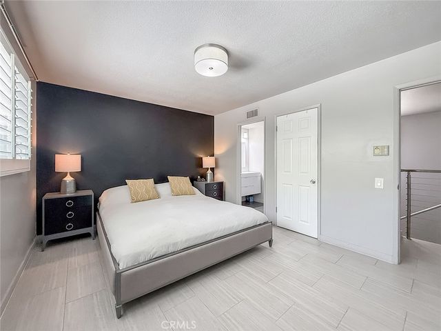 5856 Greenview Rd, Calabasas, CA 91302