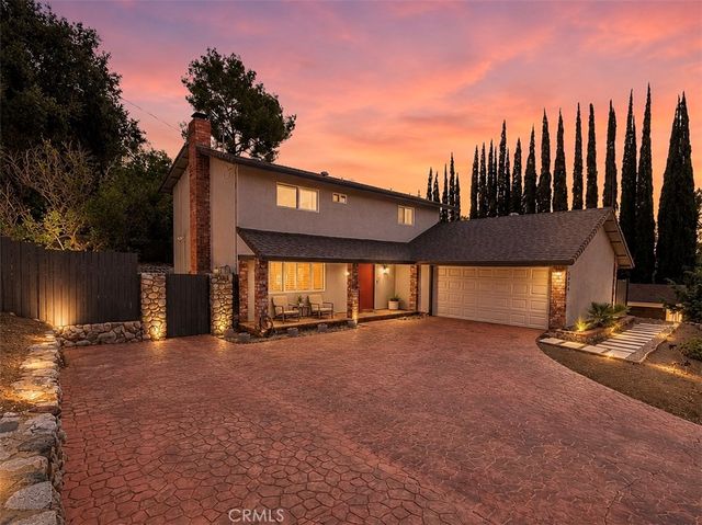 5856 Greenview Rd, Calabasas, CA 91302
