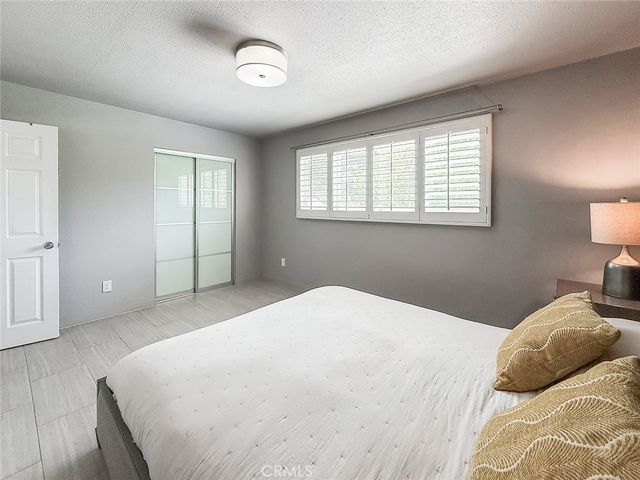 5856 Greenview Rd, Calabasas, CA 91302