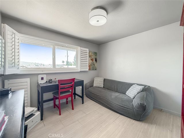5856 Greenview Rd, Calabasas, CA 91302