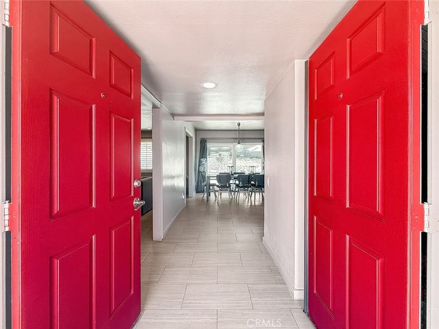 5856 Greenview Rd, Calabasas, CA 91302