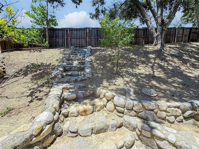 5856 Greenview Rd, Calabasas, CA 91302