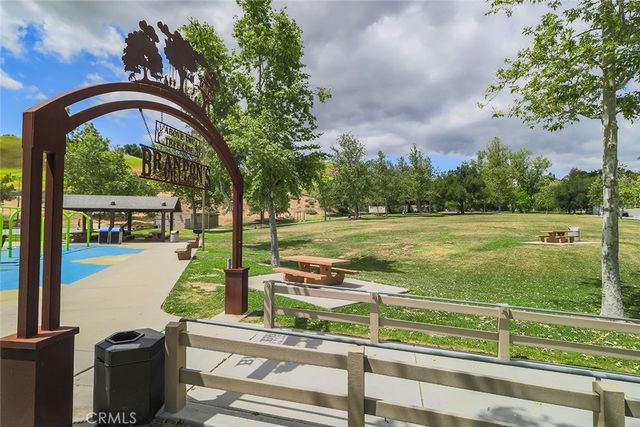 5856 Greenview Rd, Calabasas, CA 91302