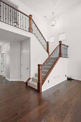 727 E 118th Avenue, Crown Point, IN 46307