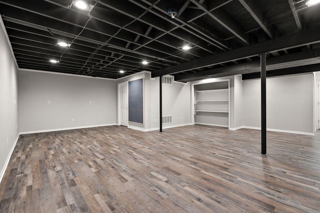 727 E 118th Avenue, Crown Point, IN 46307