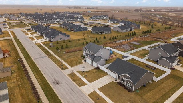 727 E 118th Avenue, Crown Point, IN 46307