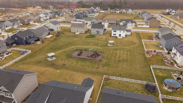 727 E 118th Avenue, Crown Point, IN 46307