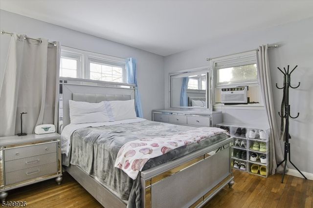 33 Daka Ct, Bloomfield Twp., NJ 07003