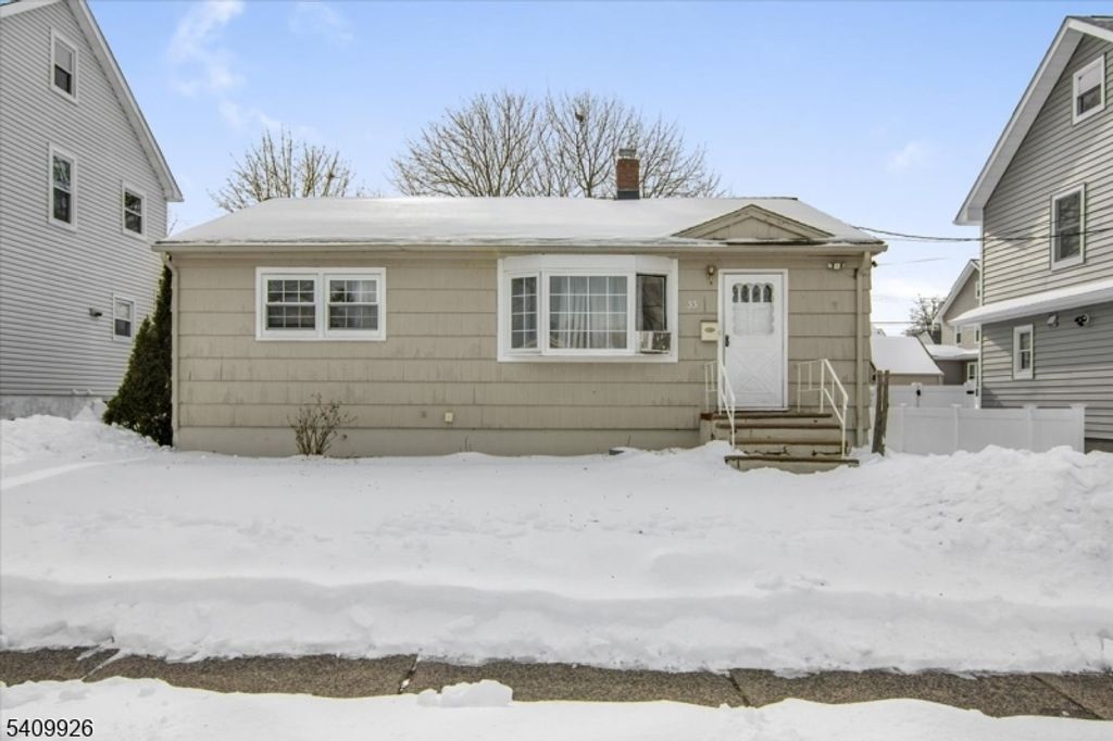 33 Daka Ct, Bloomfield Twp., NJ 07003