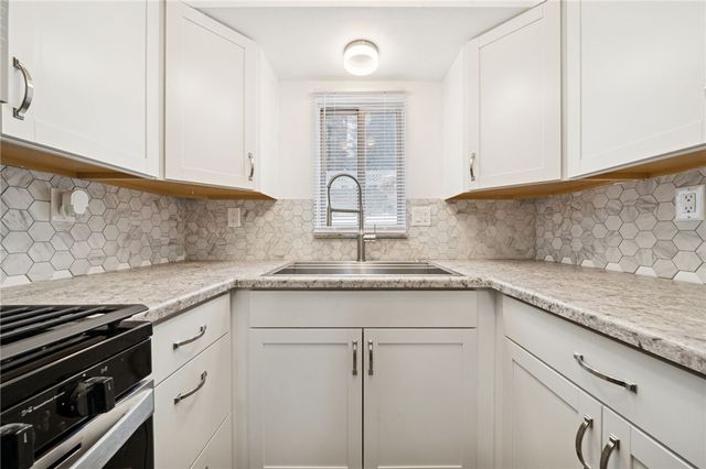 400 Broadway Ave, Mckees Rocks, PA 15136