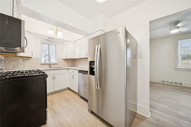 400 Broadway Ave, Mckees Rocks, PA 15136