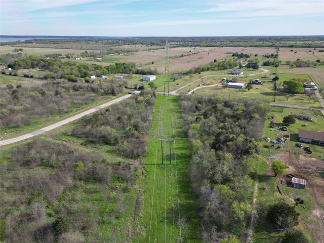 8001 Big Water Lane, Kemp, TX 75143