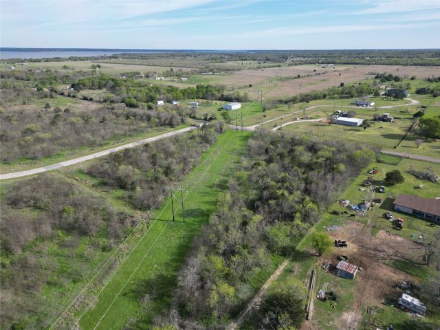 8001 Big Water Lane, Kemp, TX 75143