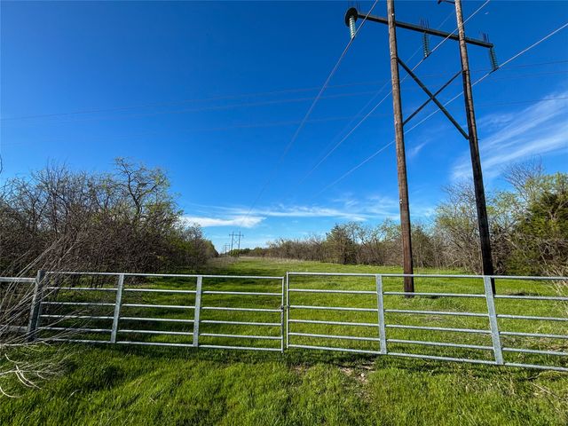 8001 Big Water Lane, Kemp, TX 75143