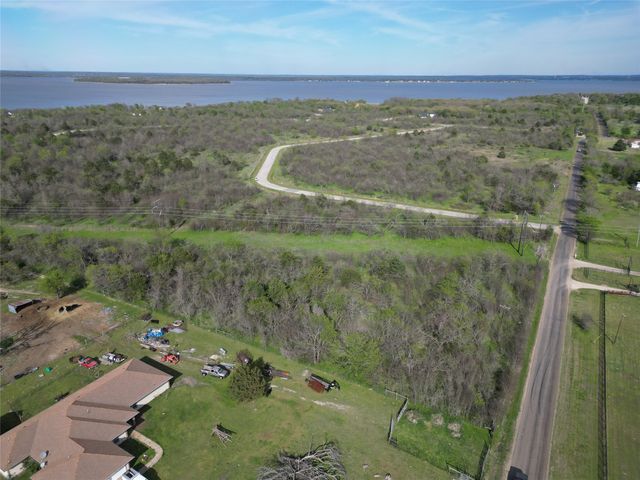 8001 Big Water Lane, Kemp, TX 75143