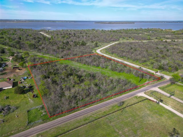 8001 Big Water Lane, Kemp, TX 75143