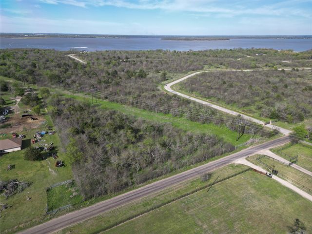 8001 Big Water Lane, Kemp, TX 75143