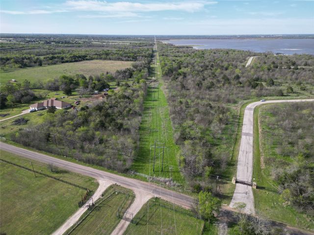 8001 Big Water Lane, Kemp, TX 75143
