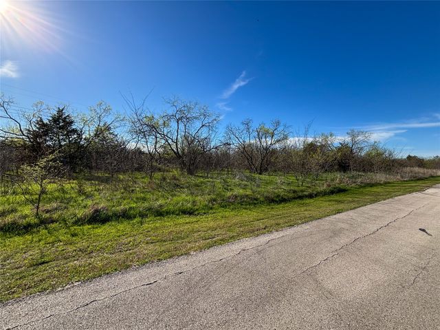 8001 Big Water Lane, Kemp, TX 75143