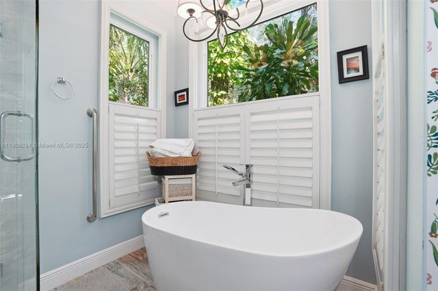 270 River Oaks Dr, La Belle, FL 33935