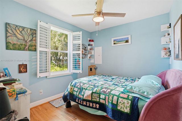 270 River Oaks Dr, La Belle, FL 33935