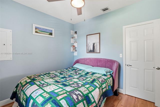 270 River Oaks Dr, La Belle, FL 33935