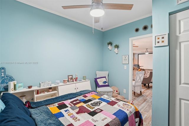 270 River Oaks Dr, La Belle, FL 33935