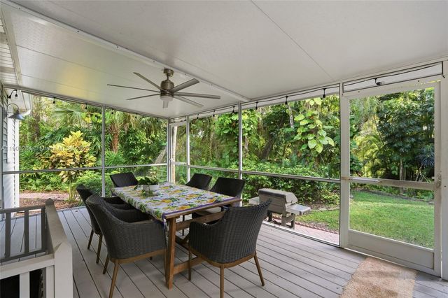 270 River Oaks Dr, La Belle, FL 33935