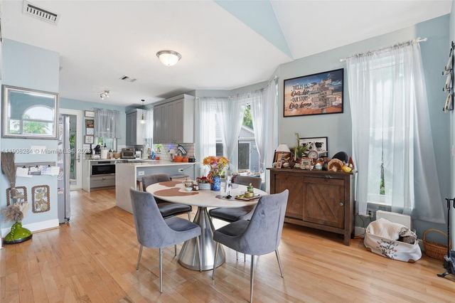 270 River Oaks Dr, La Belle, FL 33935