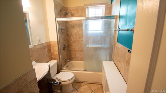 840 Seaman Avenue E 2W, Baldwin, NY 11510