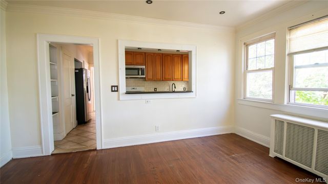 840 Seaman Avenue E 2W, Baldwin, NY 11510