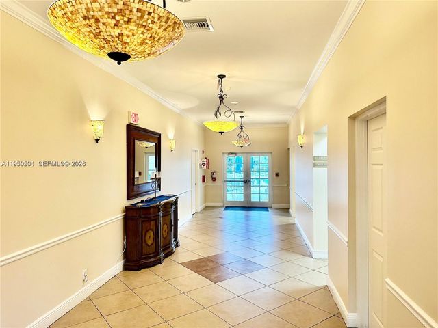 18 Colonial Club Dr 202, Boynton Beach, FL 33435