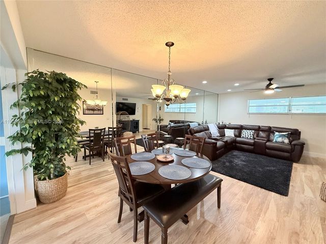 18 Colonial Club Dr 202, Boynton Beach, FL 33435