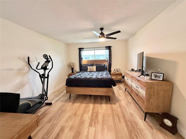 18 Colonial Club Dr 202, Boynton Beach, FL 33435