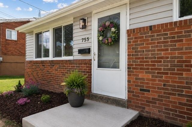 755 Cottonwood Dr, Monroeville, PA 15146