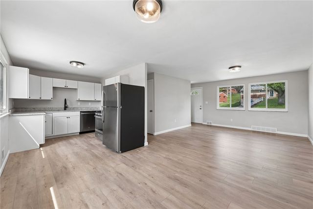755 Cottonwood Dr, Monroeville, PA 15146