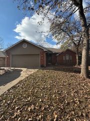 17 Sequoyah Boulevard, Shawnee, OK 74801