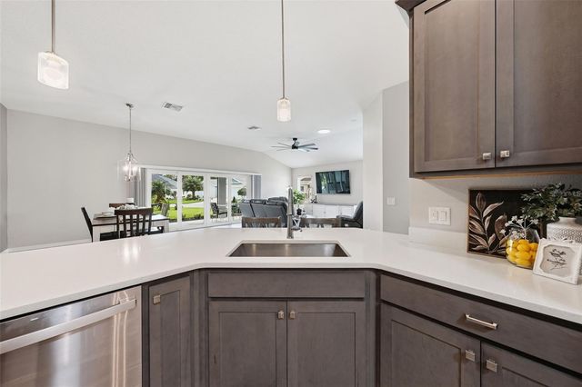 2006 OPPENHEIMER COURT, The Villages, FL 34762