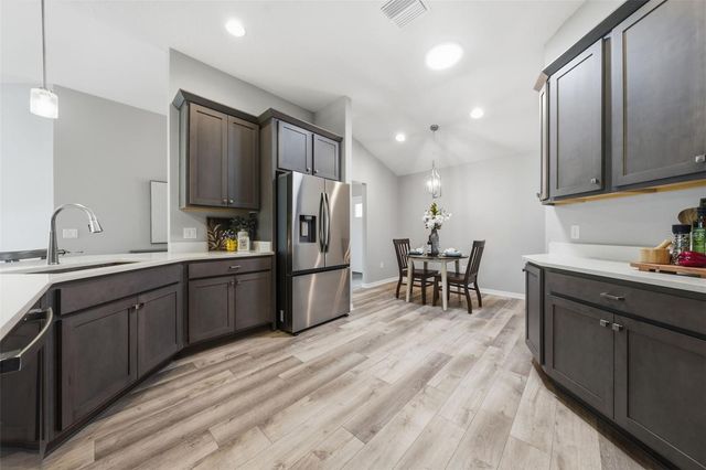 2006 OPPENHEIMER COURT, The Villages, FL 34762
