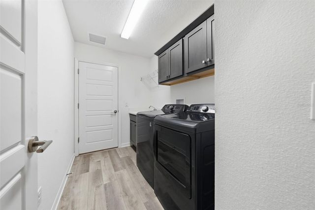 2006 OPPENHEIMER COURT, The Villages, FL 34762